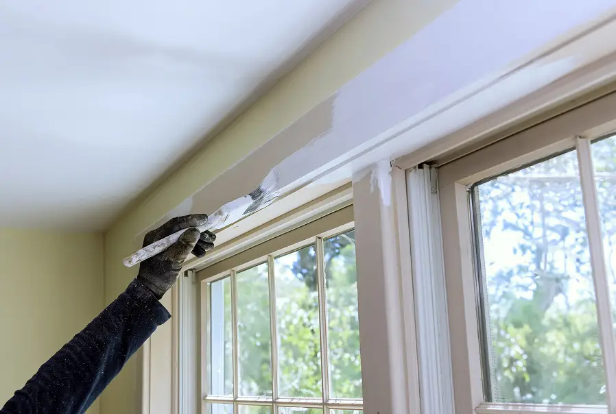 室内の部分的な補修